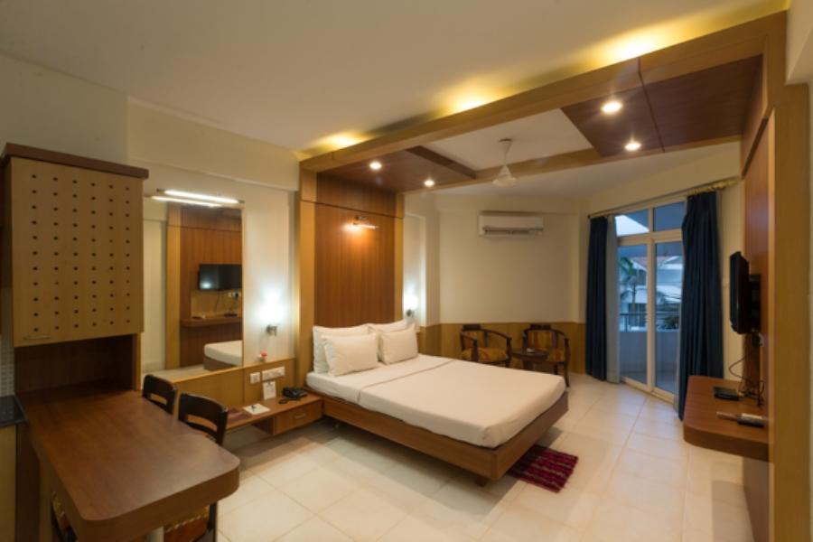 Empires Hotel Puri Buitenkant foto